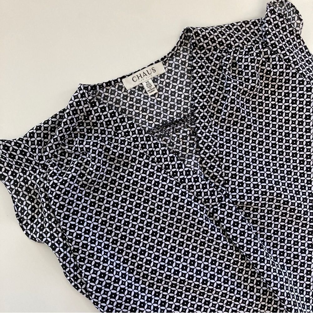 NWOT 60s Inspired Ruffled Sleeve Blouse*